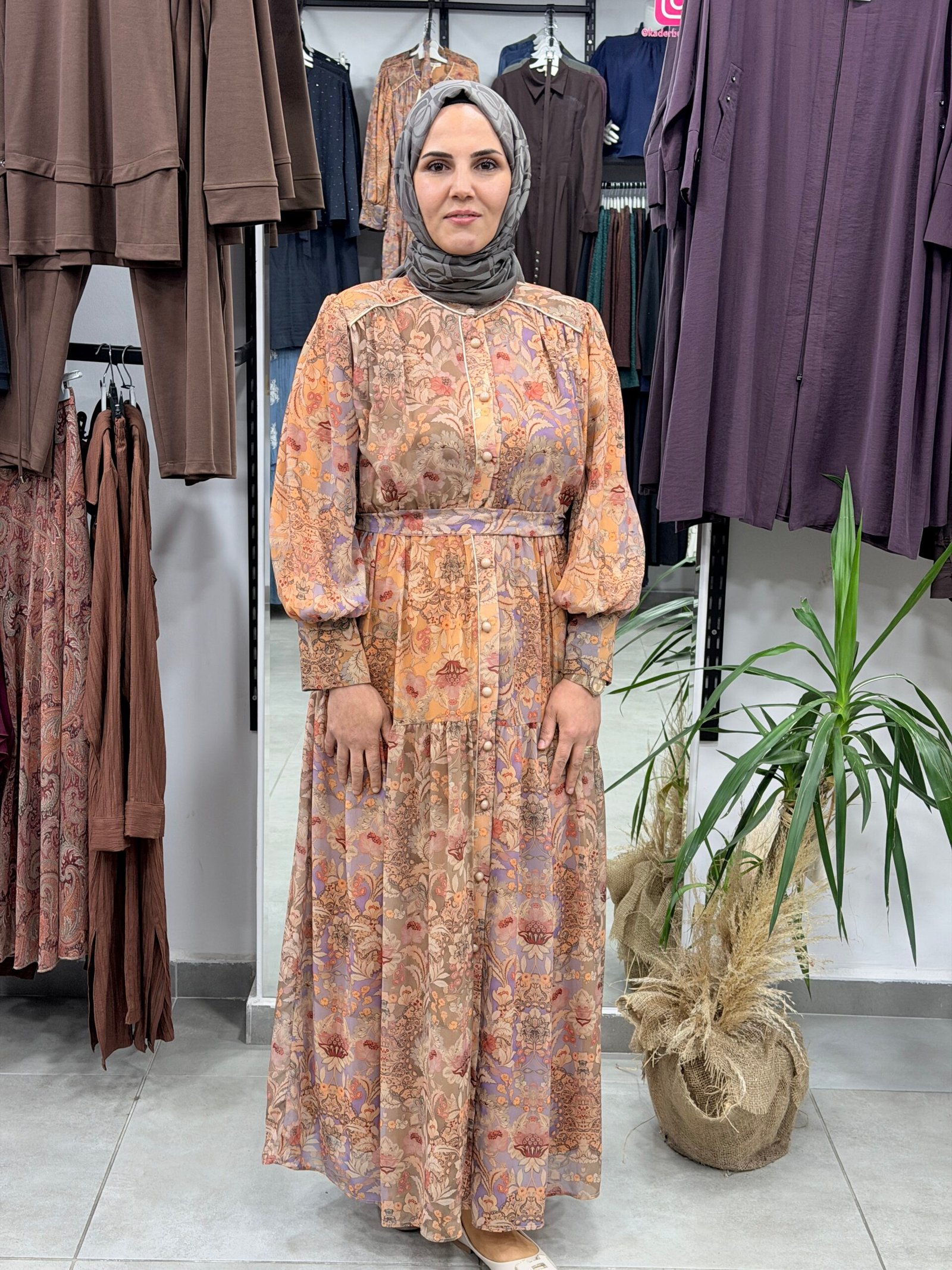 1 Kalite Desenli Şifon Elbise - Görsel 2