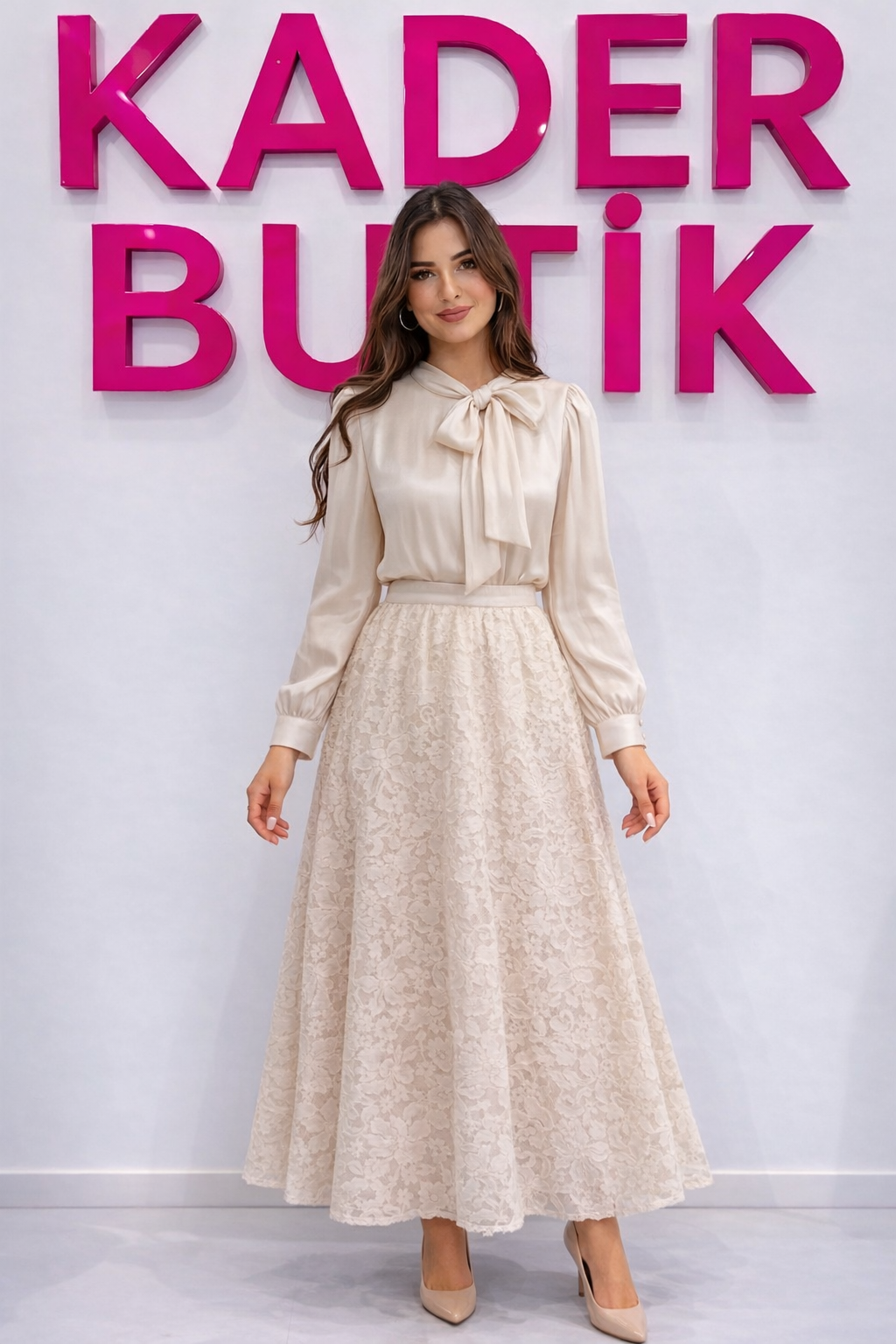 Eteği Pullu Astarlı Yaka Janjan Takım