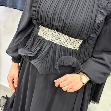 Kristal Kemerli Piliseli Şifon Elbise