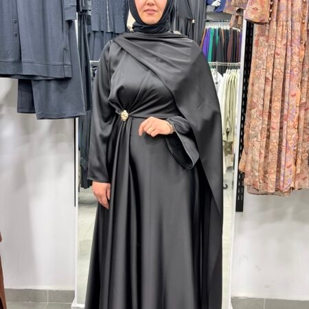 Pelerin Detaylı Saten Elbise