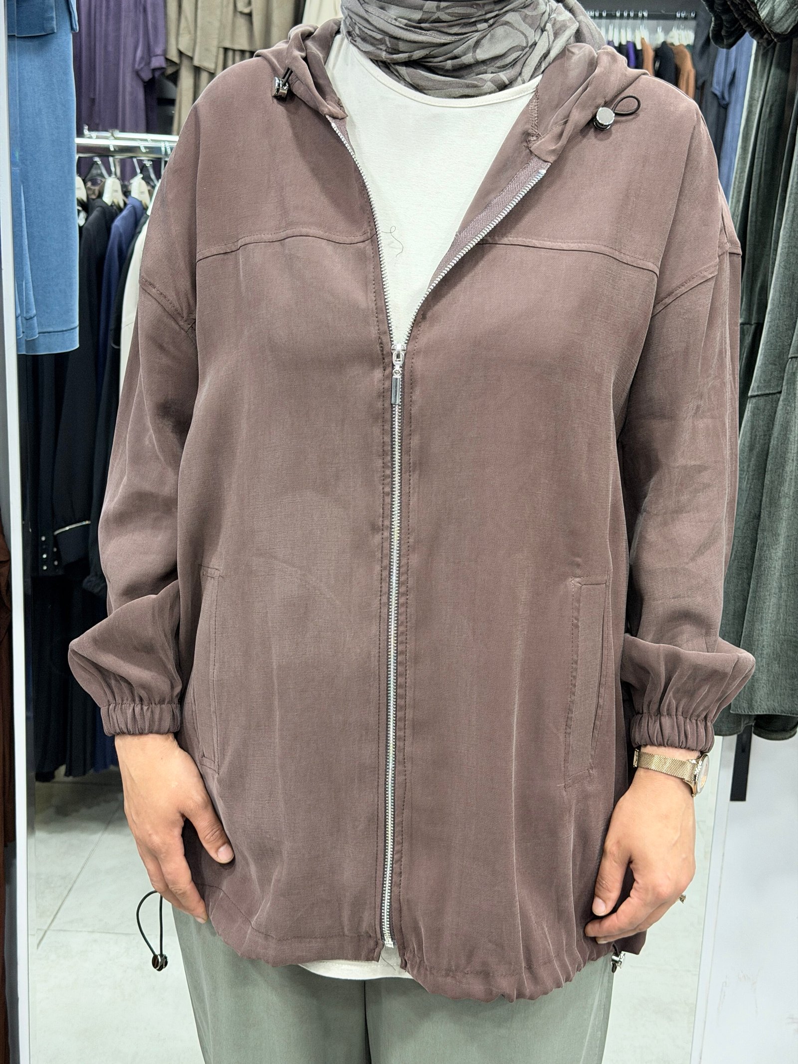 Spor Model Kapüşonlu Kısa Kap - Görsel 5